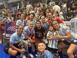 Mundial de futsal femenino: en Montecarlo y ante un polideportivo repleto, Argentina goleó a México en su debut