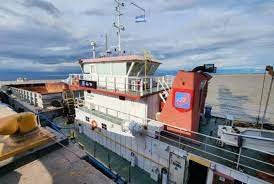 Con 40 containers, partió desde Rosario la primera barcaza que estrenará el Puerto de Posadas: “Es un orgullo ser parte de esto”, lanzó el capitán