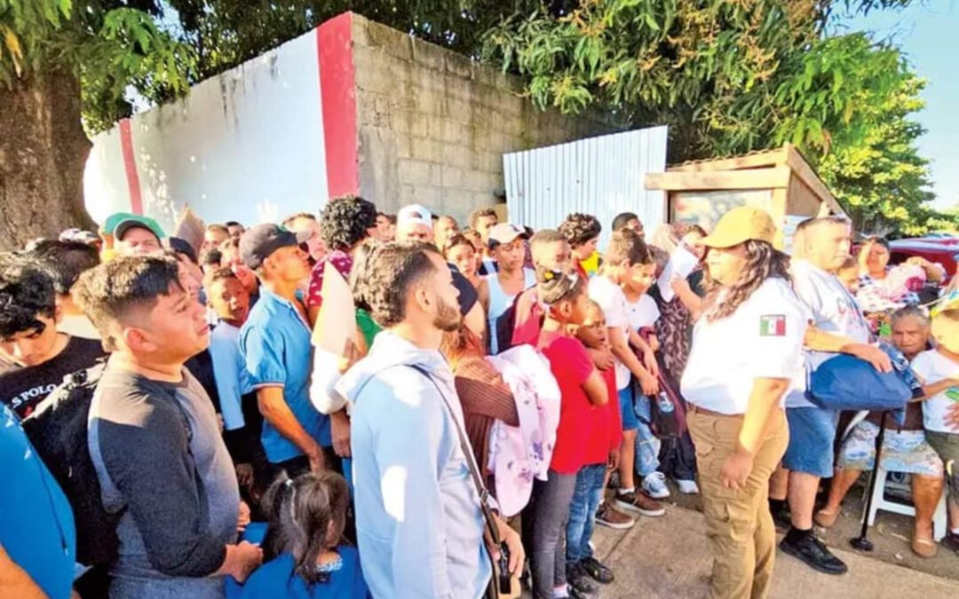 Migrantes abandonaron el sueño americano y saturaron el empleo informal en México