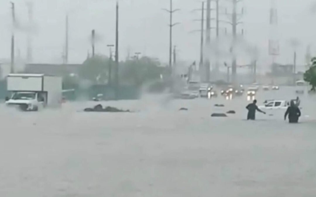 Inundaciones golpearon el norte de México en medio de una crisis climática