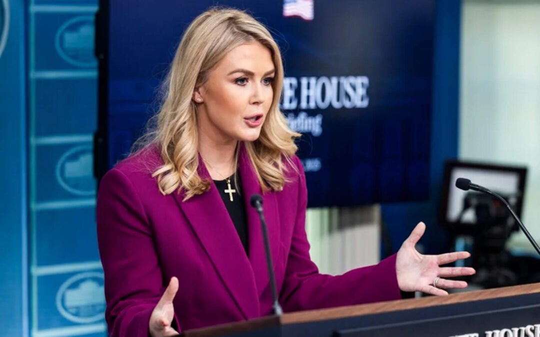 La vocera de Trump desmintió la noticia falsa de que Elon Musk sea despedido