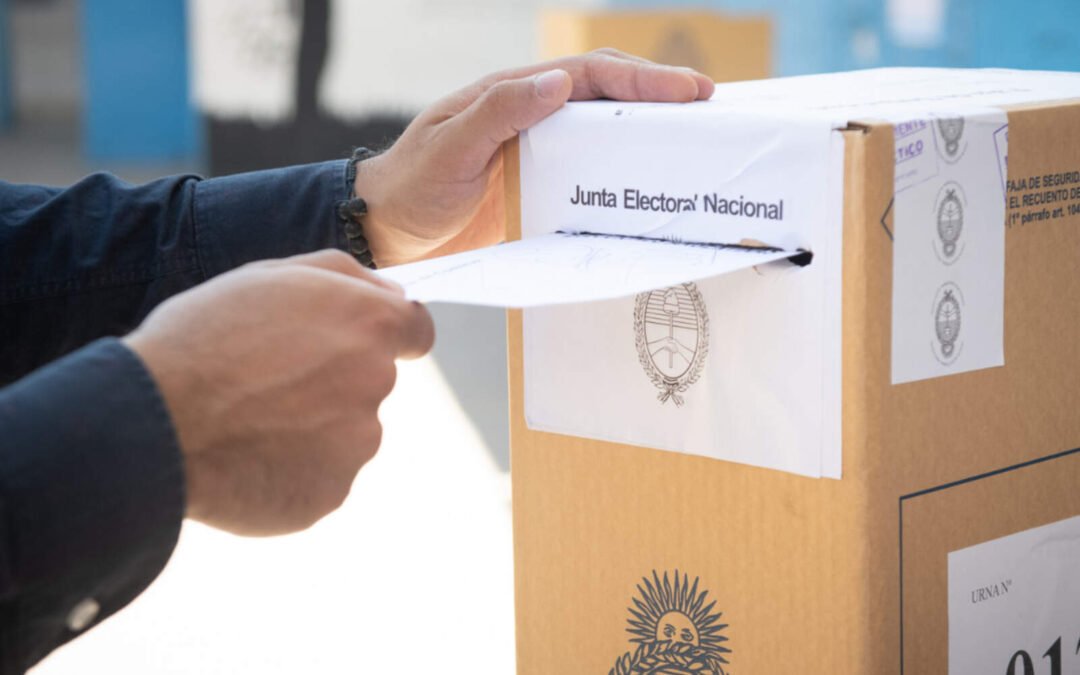 Elecciones: el Gobierno habilitó el voto por correo para argentinos en el exterior