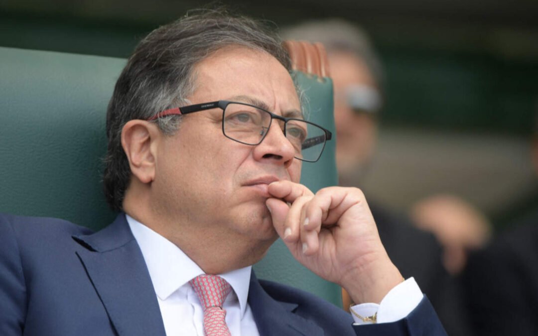 El presidente socialista Petro trata de interferir en asuntos internos de Ecuador