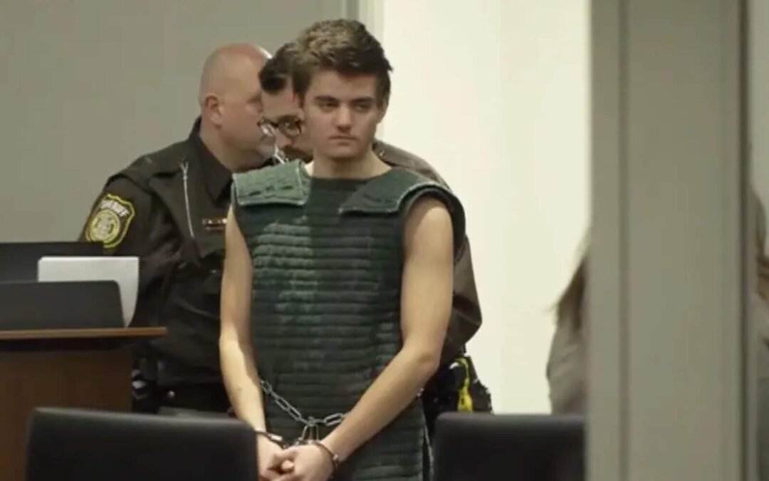 Un adolescente asesinó a sus padres como parte de un plan para asesinar a Donald Trump