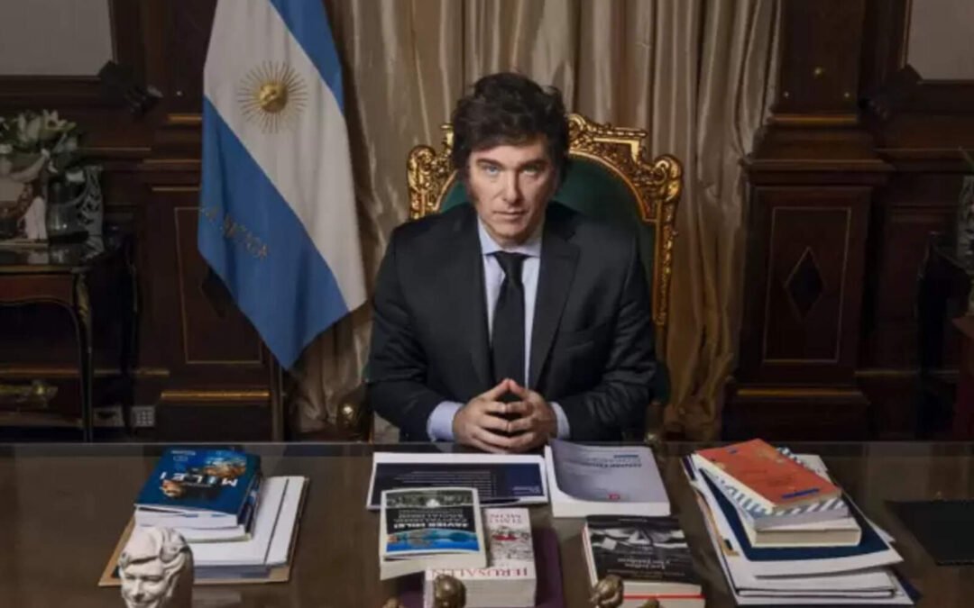 Un periodista de la agencia internacional Bloomberg llamó a apoyar el plan de Milei