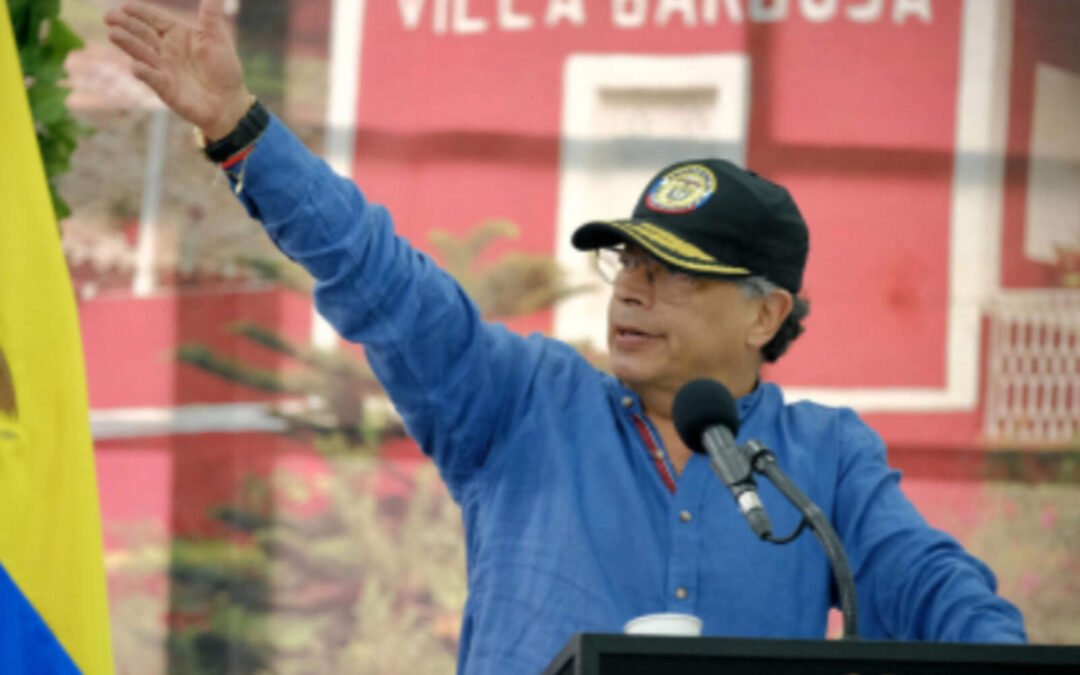 El comunista Petro desvió la atención tras masacre en gallera de Manabí