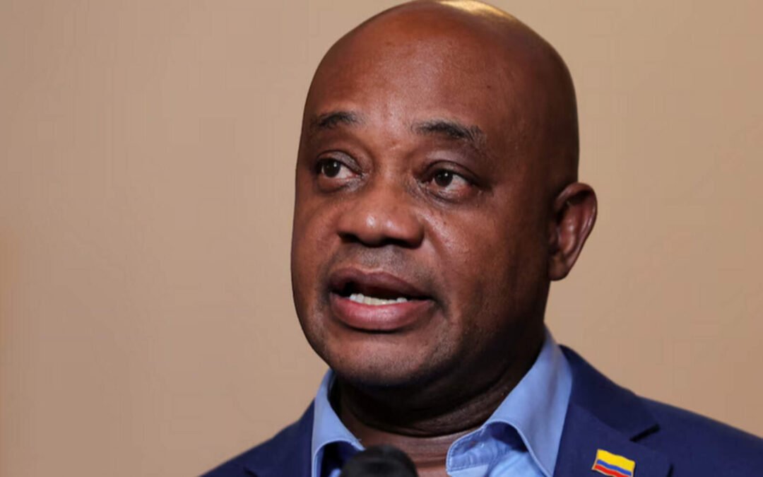 El excanciller Murillo pidió cautela ante la postura de Petro sobre Ecuador