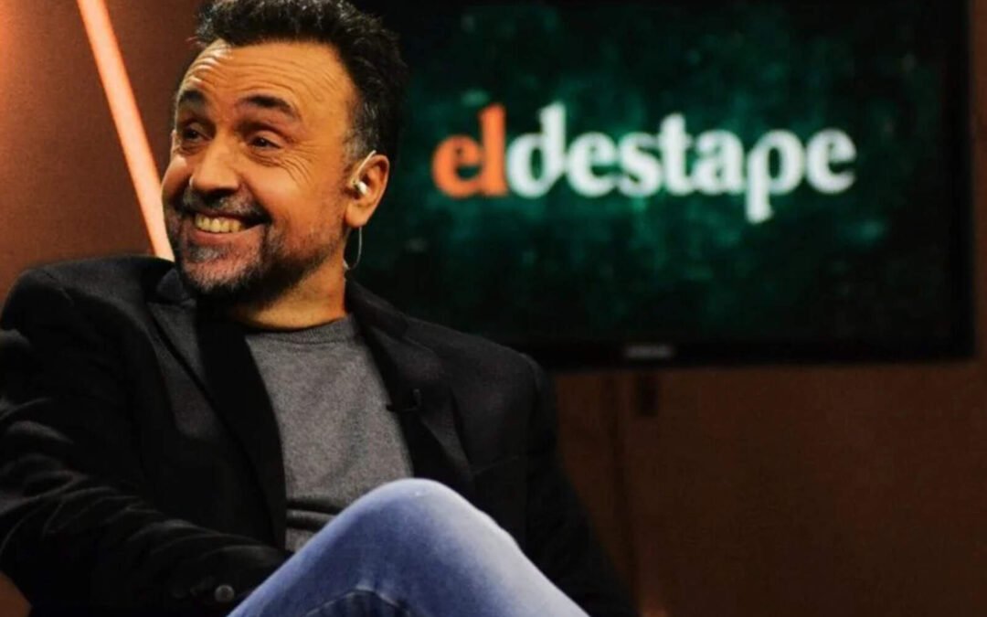 El mercenario K, Roberto Navarro, fue agredido cuando caminaba por la calle