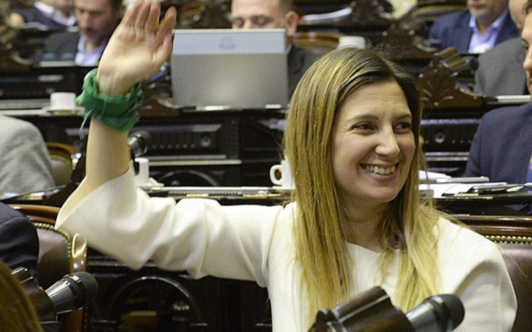 Silvia Lospennato fue funcionaria K en la Provincia de Buenos Aires en 2007