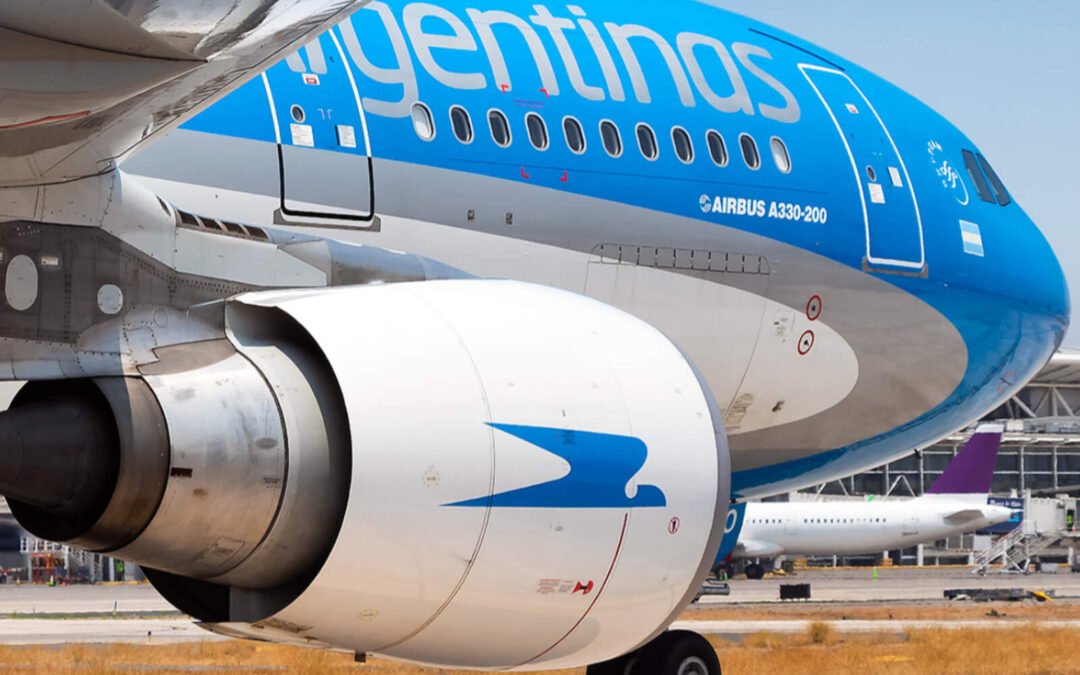Más motosierra: Aerolíneas Argentinas cierra oficinas para mantener el superávit
