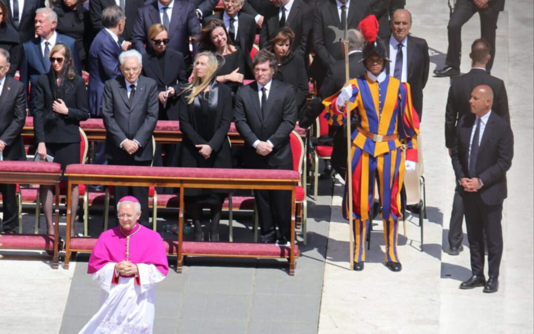 Qué es la Guardia Suiza, los protectores del papa desde hace más de 500 años