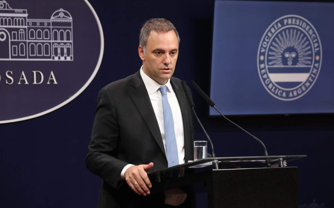 De camino al debate, Manuel Adorni anticipó que propondrá cerrar el Canal de la Ciudad