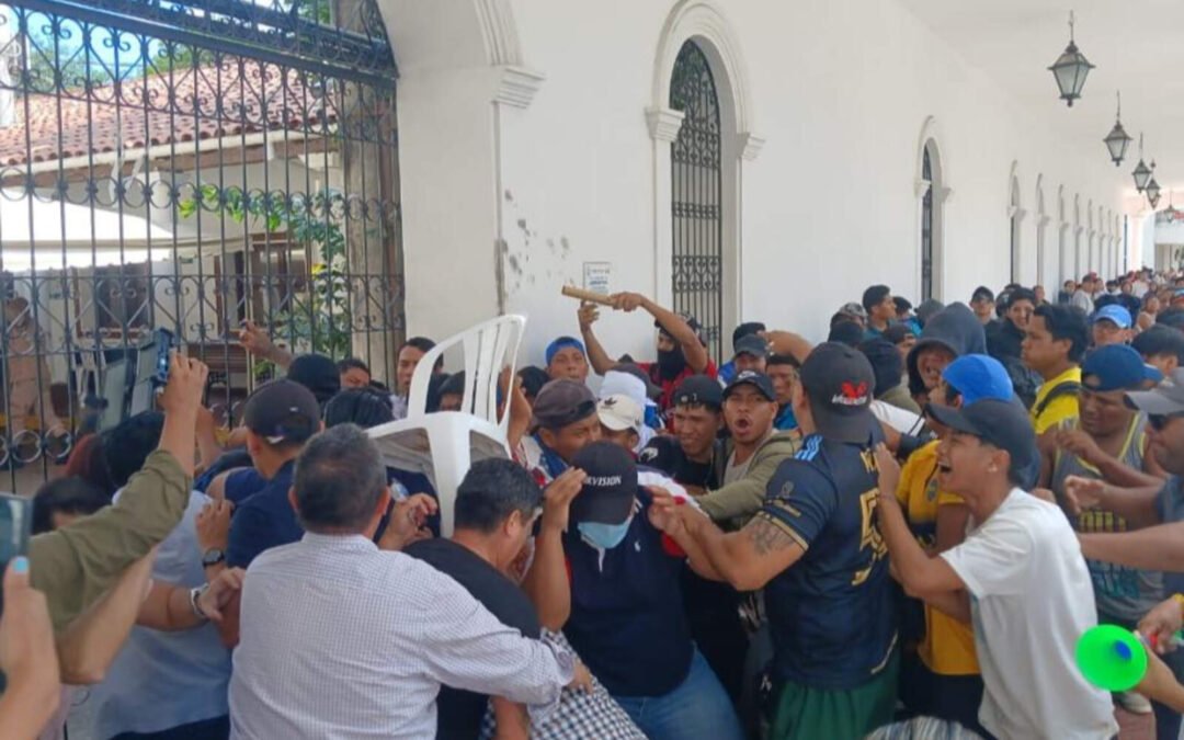 Delincuentes afines al Alcalde Jhonny Fernández agredieron a concejales opositores