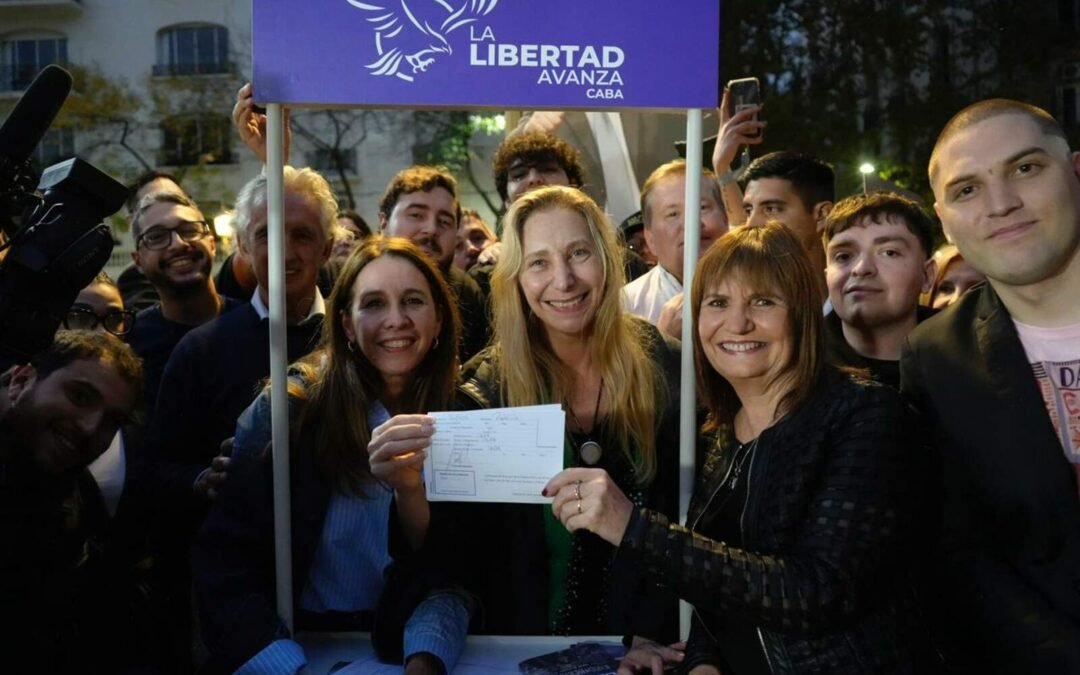 La ministra Patricia Bullrich se afilió a La Libertad Avanza de Javier Milei