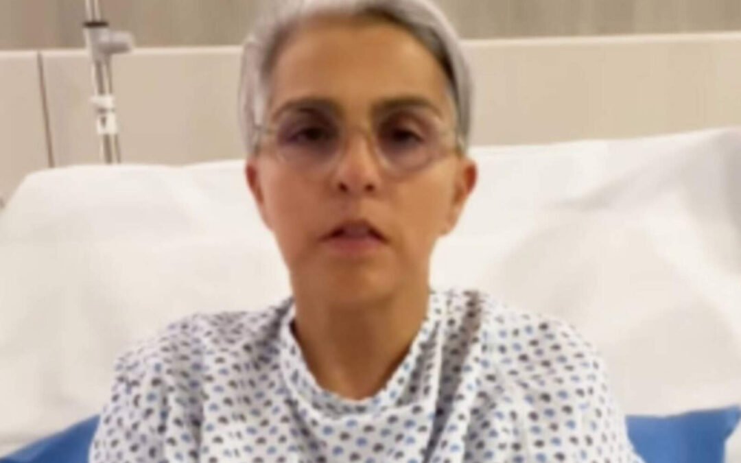 Exdiputada que eliminó Seguro Popular clama por atención médica privada en hospital