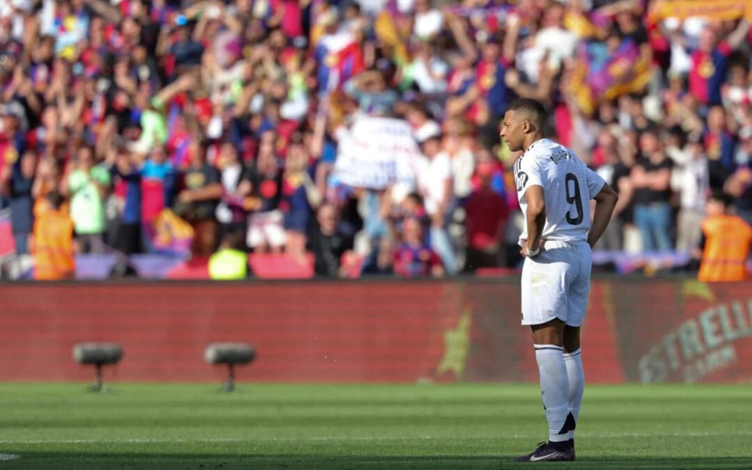 remontada:-real-madrid-deja-ir-el-titulo-de-liga-en-el-clasico-espanol-con-barcelona