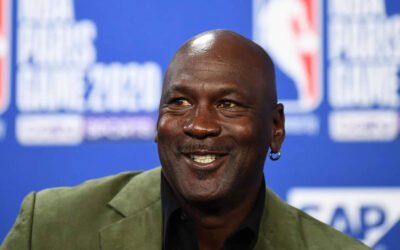 Michael Jordan vuelve a la NBA como comentarista de la NBC para la temporada 25-26