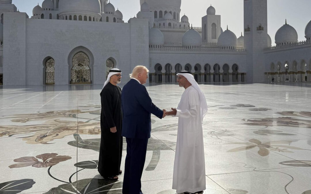 Trump llegó a los Emiratos Árabes Unidos para finalizar su gran gira por el Golfo