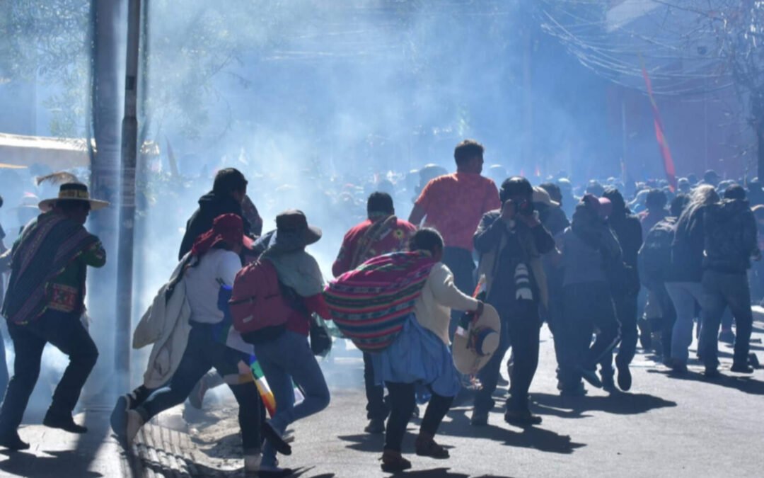 Cobarde: la marcha evista cercó el TSE, pero el pedófilo Evo Morales  nunca apareció