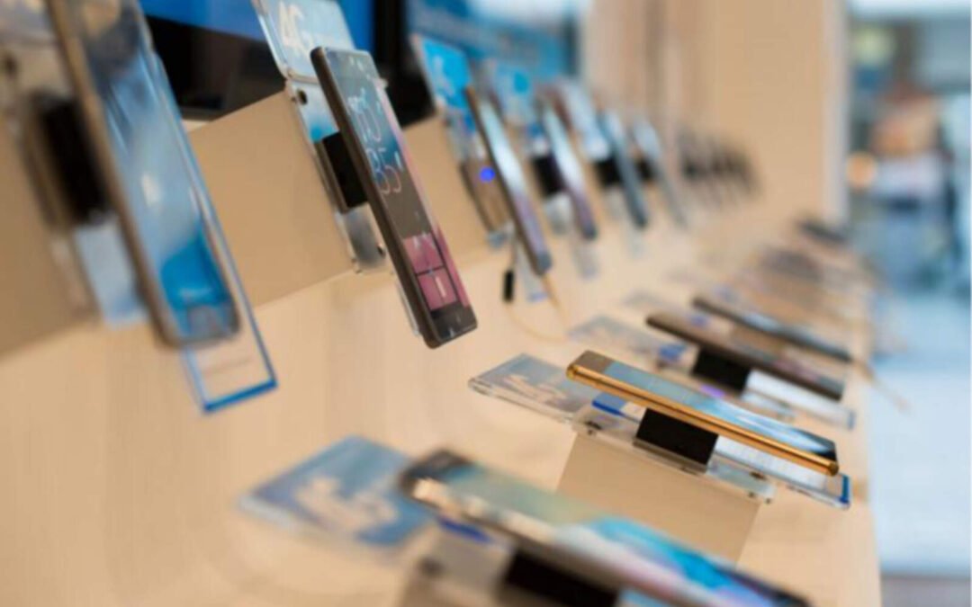 El Gobierno oficializó la baja aranceles a celulares y electrónicos: qué cambios hay