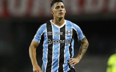 Escándalo: Pavón fue acusado de agredir a un policía luego de la eliminación de Gremio