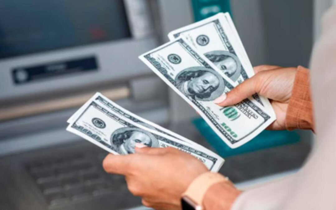 Se disparan las operaciones en dólares: las transferencias crecieron 357% en 2025