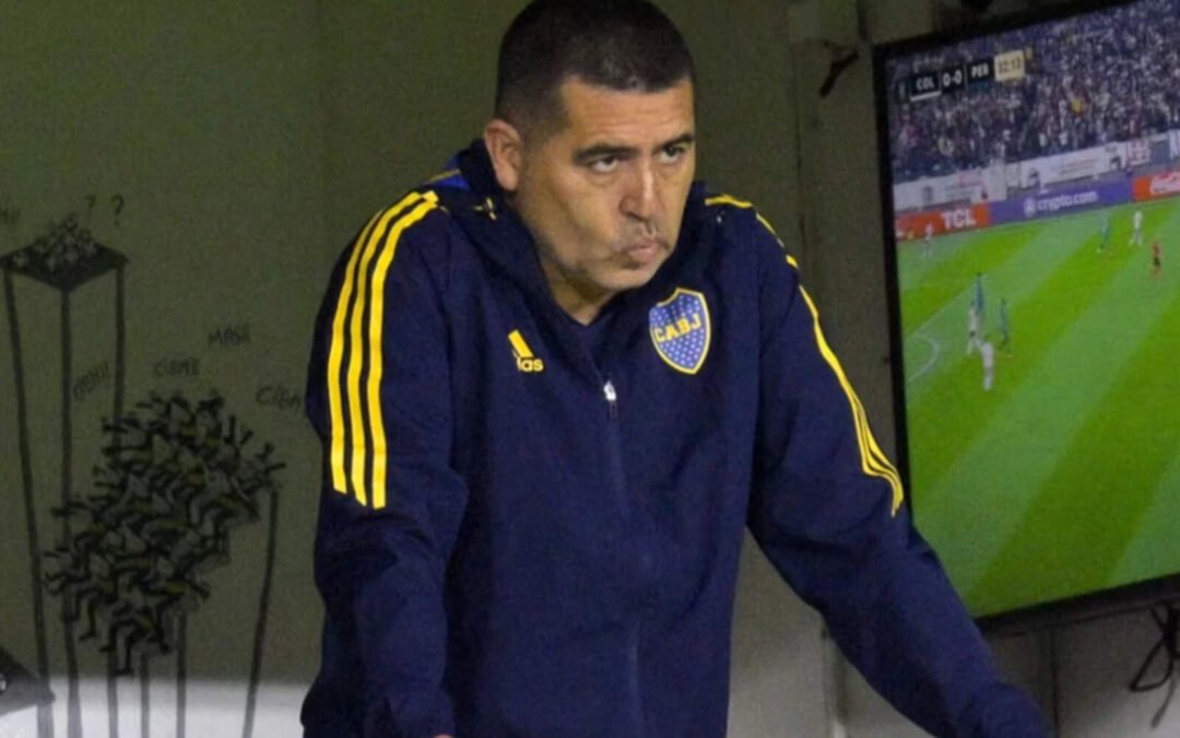 riquelme-decidio-que-dos-jugadores-no-se-pongan-nunca-mas-la-camiseta-de-boca
