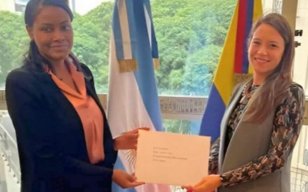 La embajadora Diana Salazar asumió funciones diplomáticas en Argentina