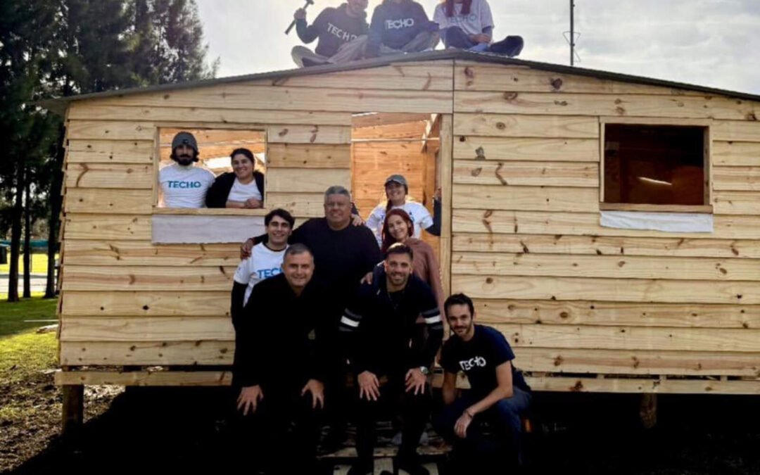 Chiqui Tapia presentó las ‘casas’ entregadas por la AFA en Bahía Blanca