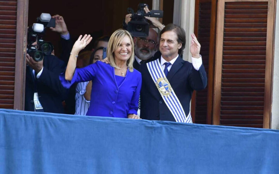 El juego de máscaras de Lacalle Pou: un gobierno zurdo encubierto