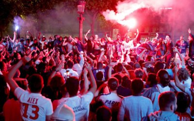 Incidentes, detenidos y muertos en los festejos de los barras del PSG en París