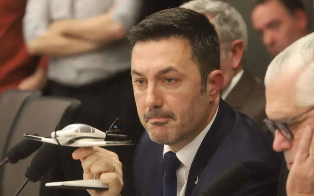 Luis Petri reveló que el kirchnerismo gastó 63 millones de dólares en una maqueta