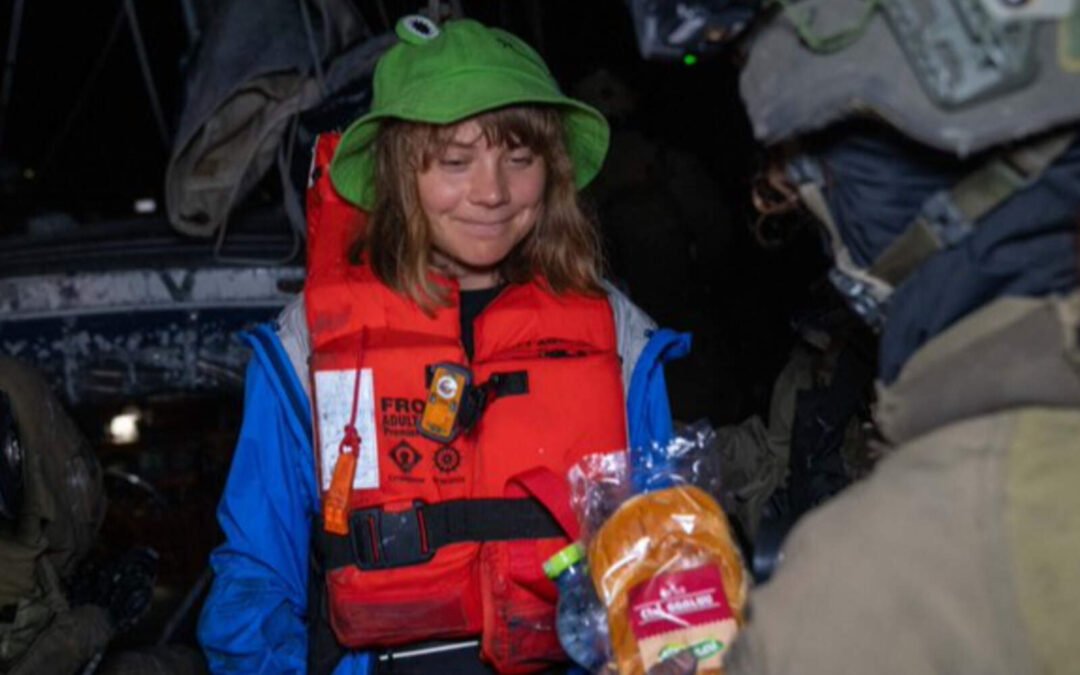 La ambientalista terrorista Greta Thunberg fue detenida en un barco de refugiados