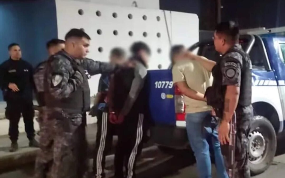 Córdoba: detienen otra vez a menor de 15 años que atacó un auto de policía con molotov