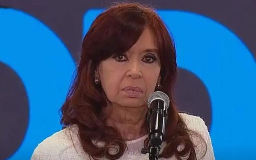 La Justicia ordenó que Cristina se presente en Comodoro Py para quedar detenida