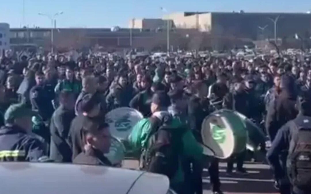 CFK Condenada: el Gobierno usará el protocolo antipiquetes para levantar los cortes