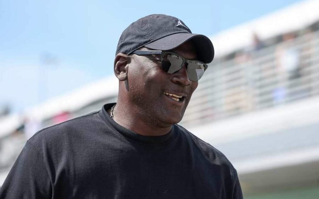 el-regreso-de-michael-jordan-a-la-tv-sacude-la-nba-y-desata-polemica-por-su-salario