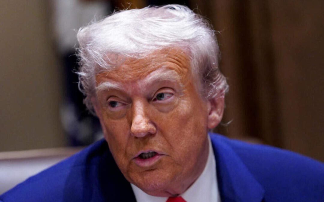 Trump espera un bombardeo en Irán y ordenó la salida de diplomáticos en Medio Oriente
