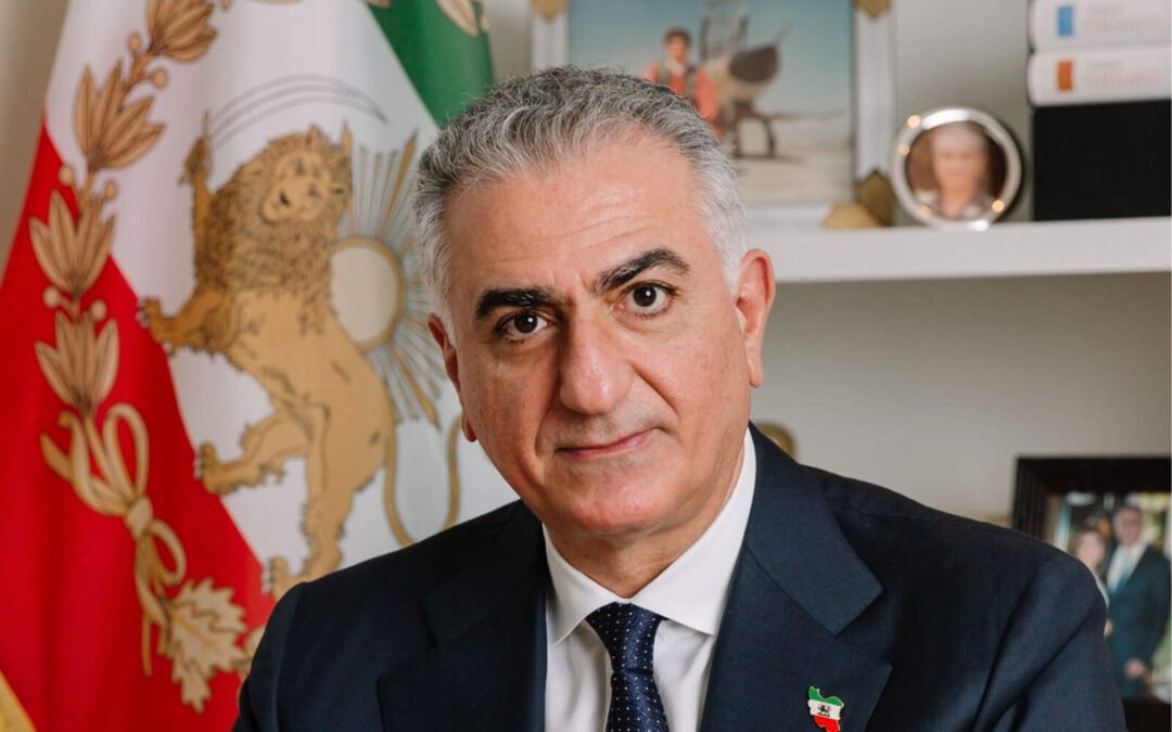 El rey de los persas en el exilio llamó al pueblo iraní a rebelarse contra el régimen