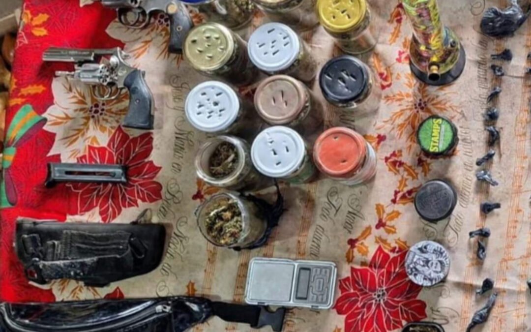 cordoba:-allanamiento-por-robo-en-balnearia-derivo-en-hallazgo-de-droga-y-armas