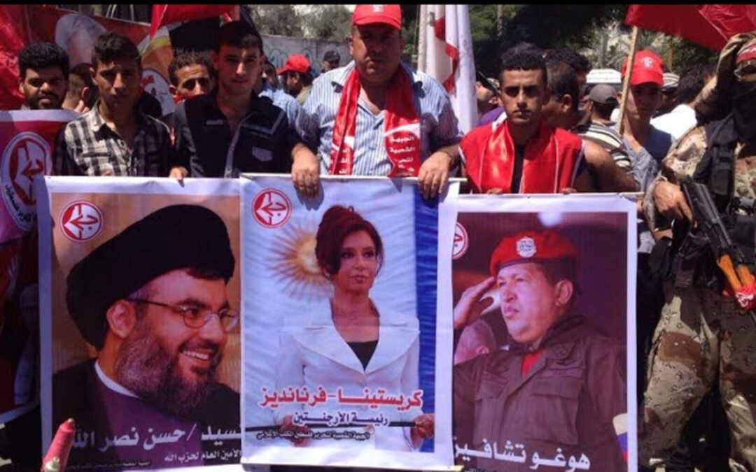 Cuando terroristas islámicos usaron la foto de Cristina Kirchner en una marcha en Gaza