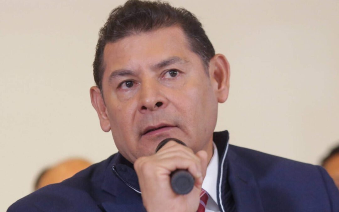 Llovieron insultos a políticos poblanos en redes sociales por promover la Ley Censura