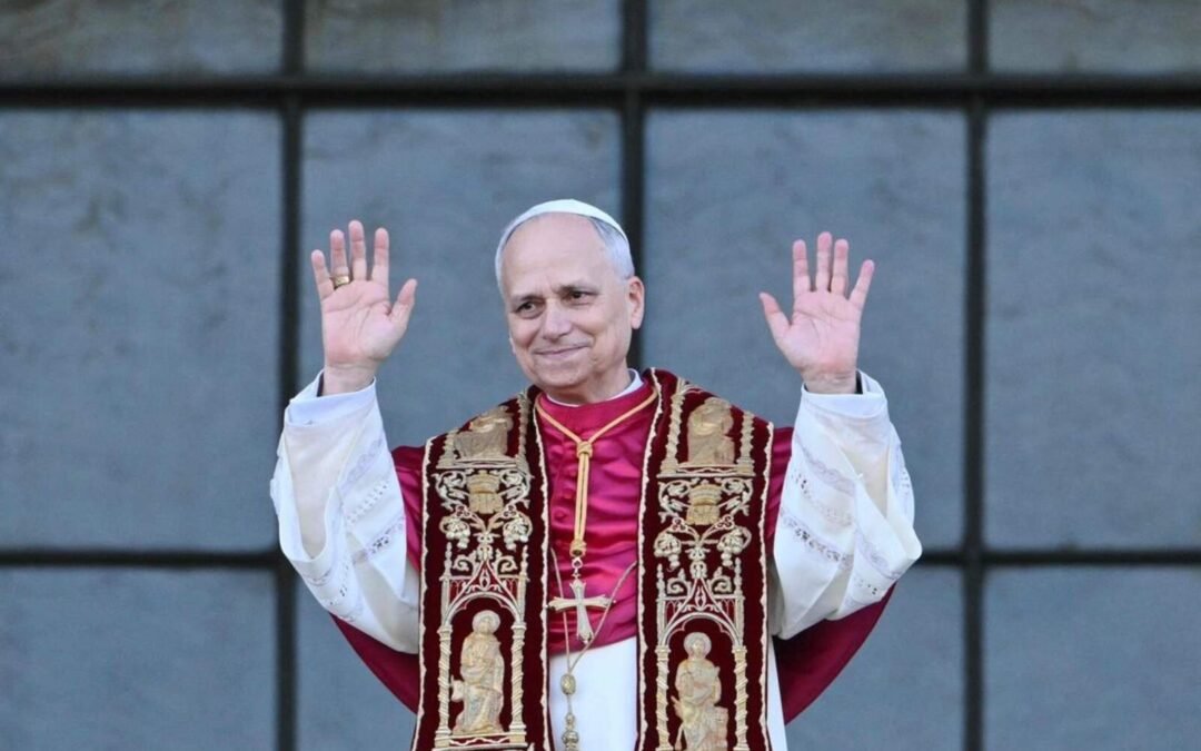 El Papa León XIV retoma las tradiciones y revive los símbolos del papado