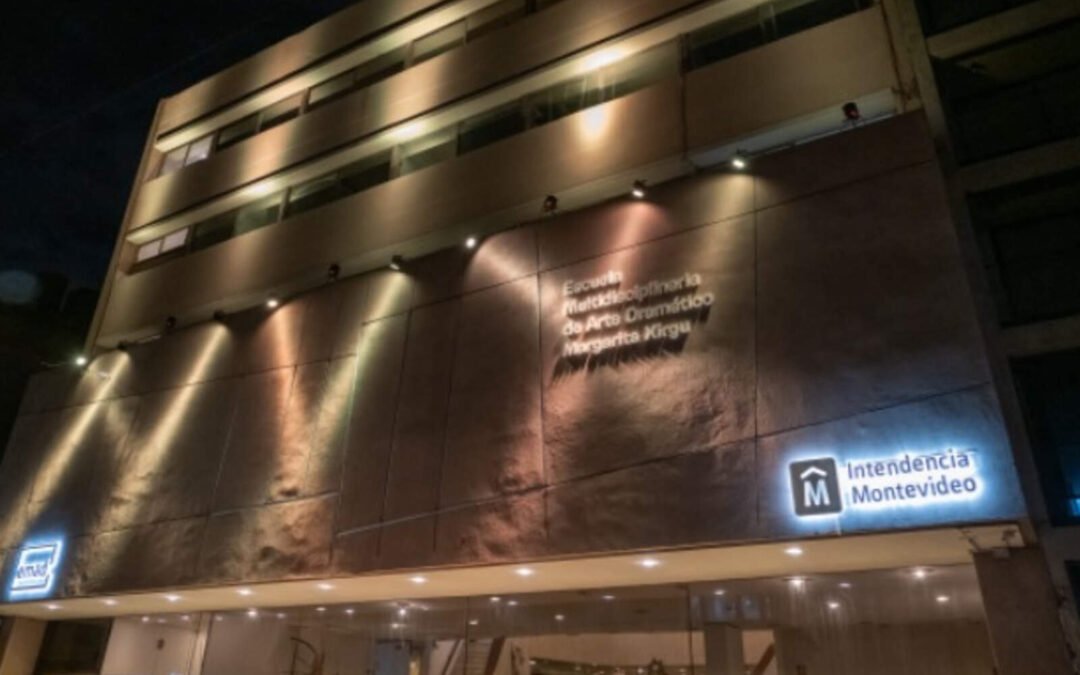 Funcionarios públicos disfrazados de artistas