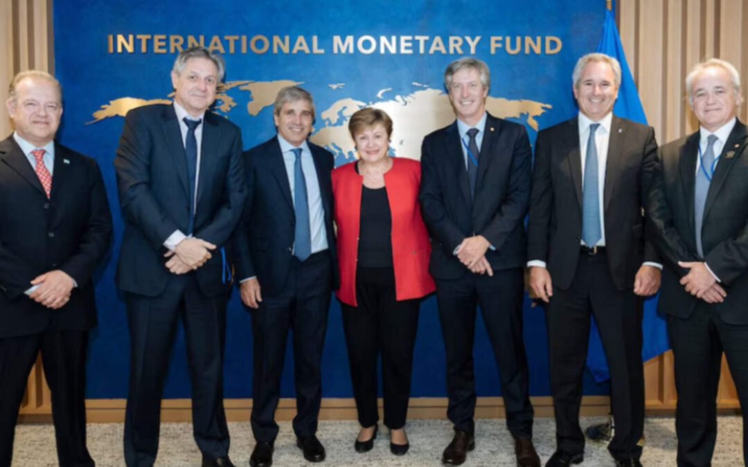 Llega una misión del FMI para revisar las metas del acuerdo con Argentina