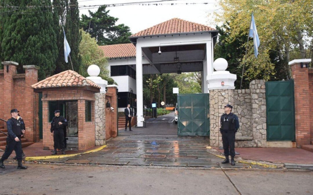 Operativos de seguridad en la Quinta de Olivos tras una amenaza de bomba