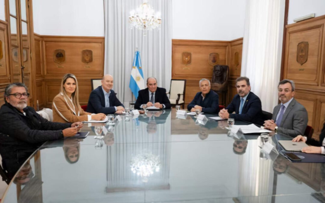 El Gobierno lanzó el Consejo de Mayo y busca consensos para reformas en 2026