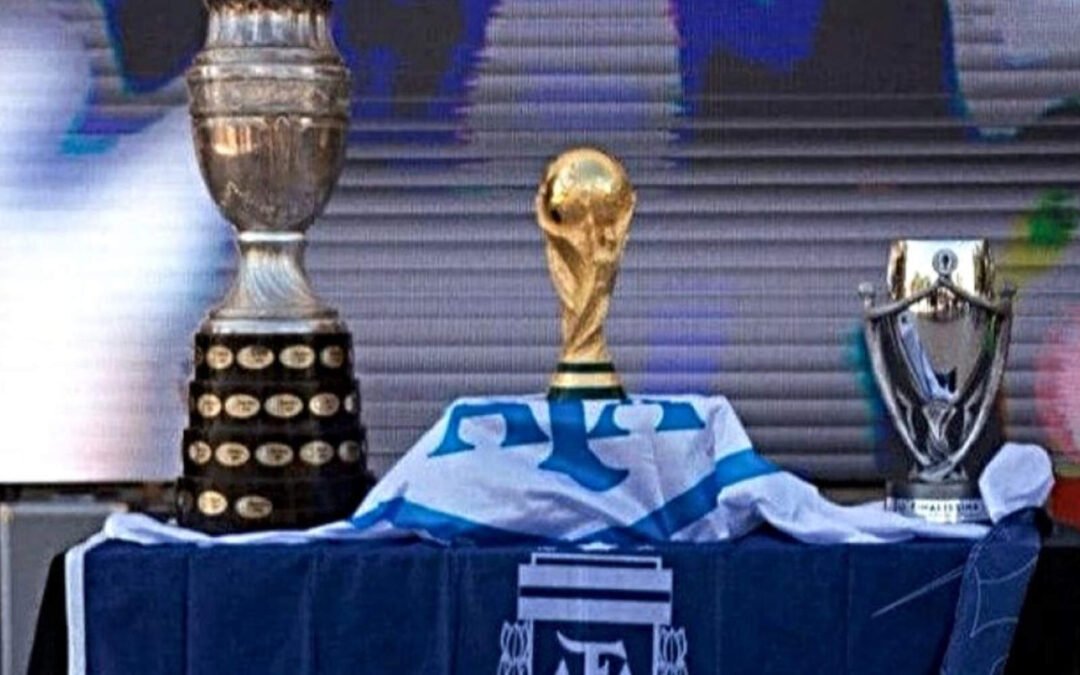 las-copas-ganadas-por-la-scaloneta-se-exhibiran-este-sabado-en-el-cabildo-de-cordoba