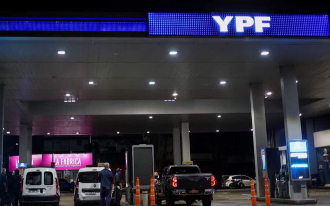 YPF aumentó un 25% la venta de combustibles en la madrugada gracias a los descuentos