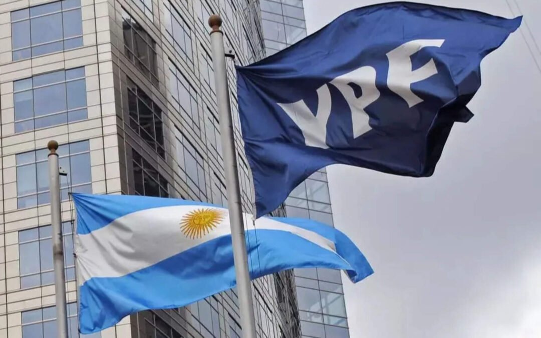 Suspenden temporalmente el fallo que ordena a Argentina entregar las acciones de YPF